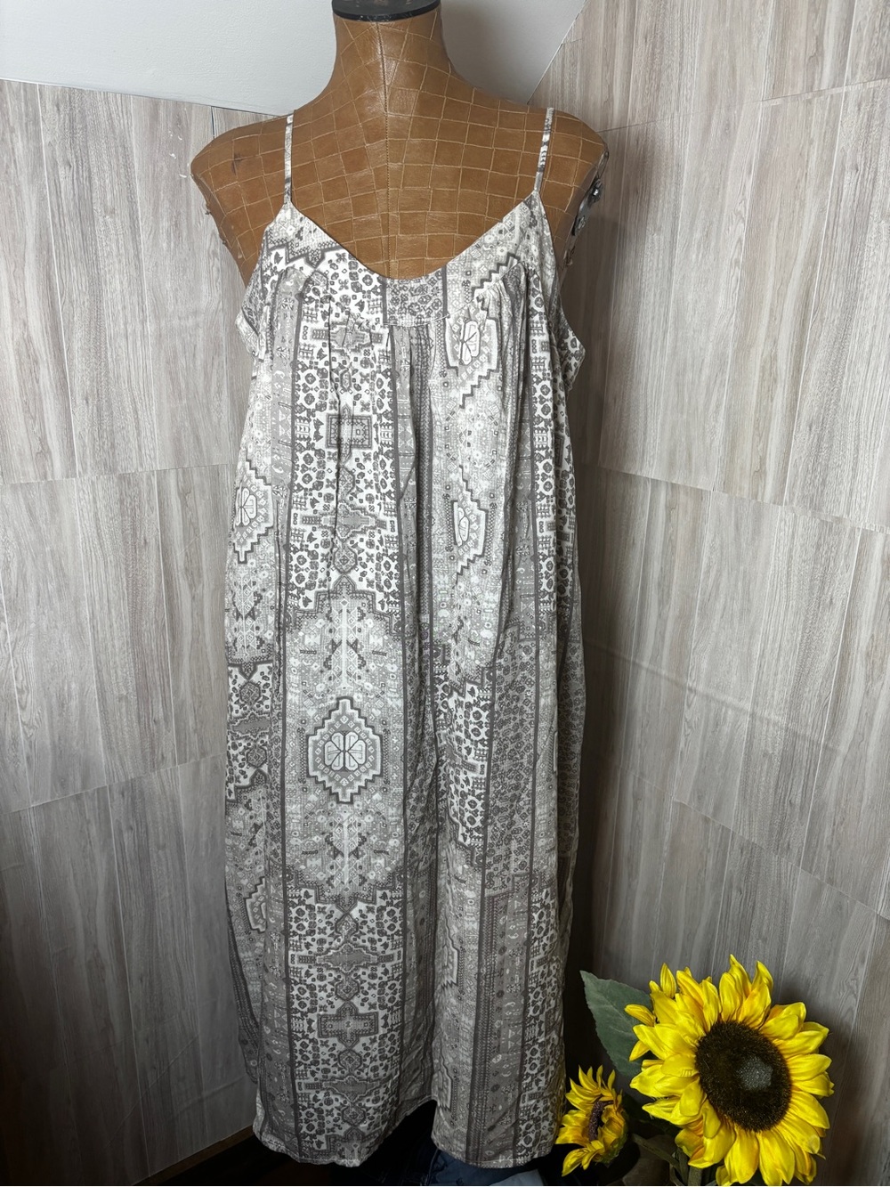 Lucky Brand Boho Maxi Dress Size Large Gray Taupe Cream Printed Sleeveless - Picture 2 of 10